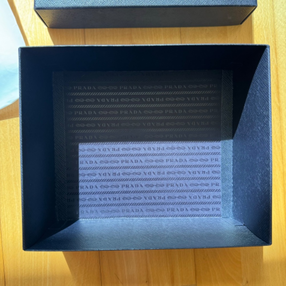 Prada Gift Box - Picture 3 of 4